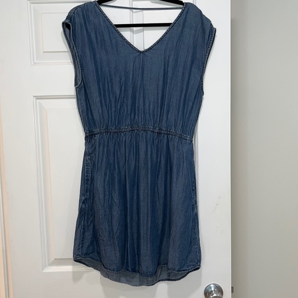 Dress - Picture 1 of 2